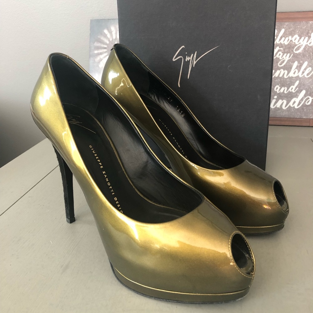 ❌Giuseppe Zanotti Green Patent Peep Toe Platforms